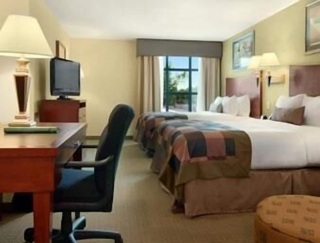 Wingate By Wyndham Lafayette Airport Hotel Екстериор снимка