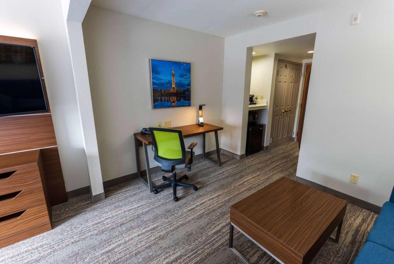Wingate By Wyndham Lafayette Airport Hotel Екстериор снимка