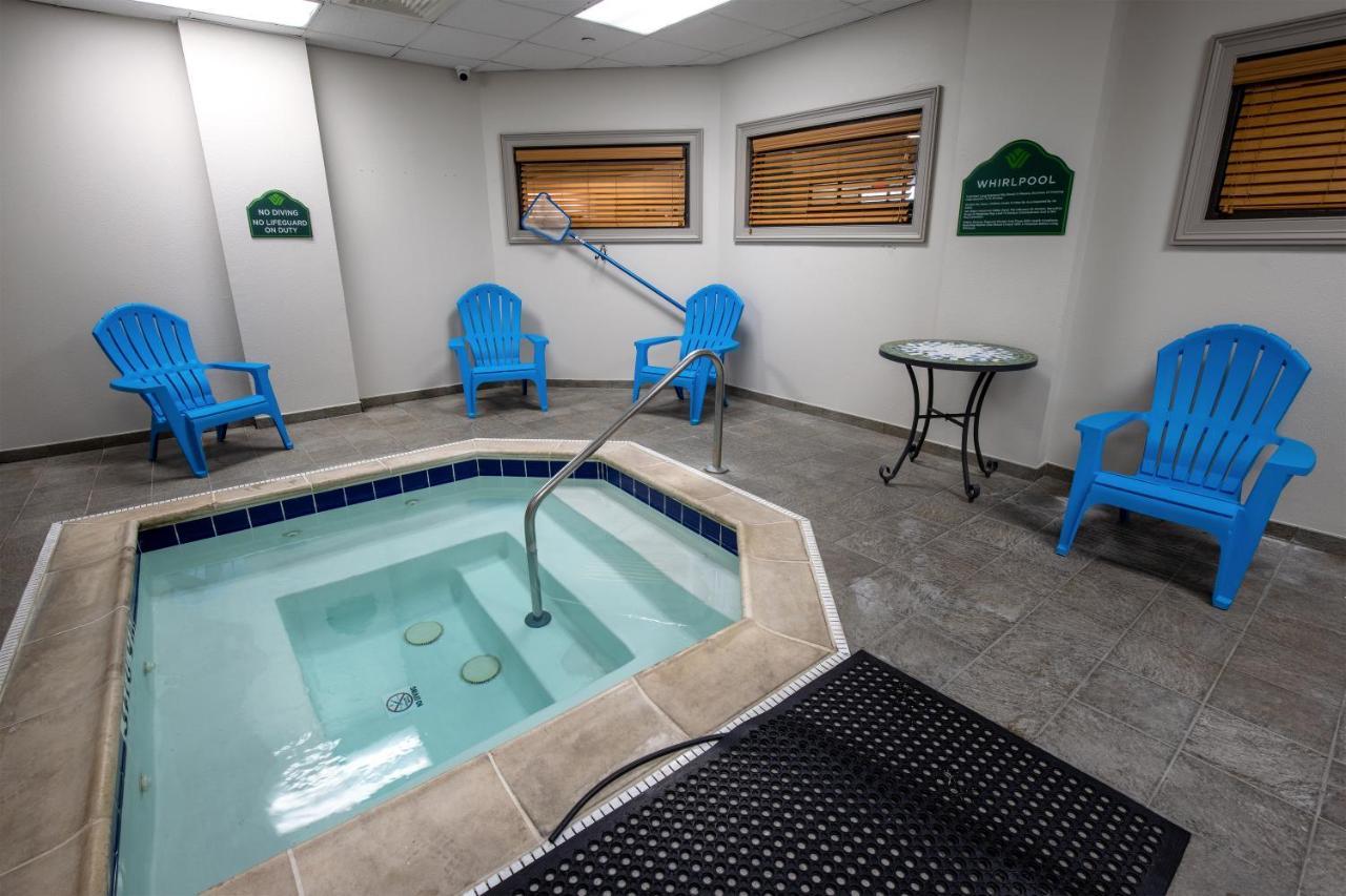 Wingate By Wyndham Lafayette Airport Hotel Екстериор снимка