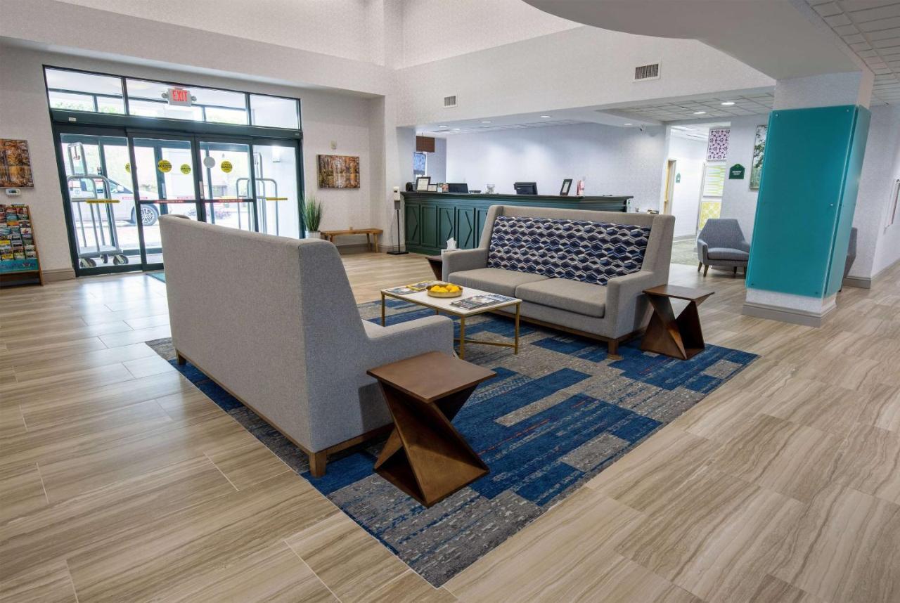 Wingate By Wyndham Lafayette Airport Hotel Екстериор снимка