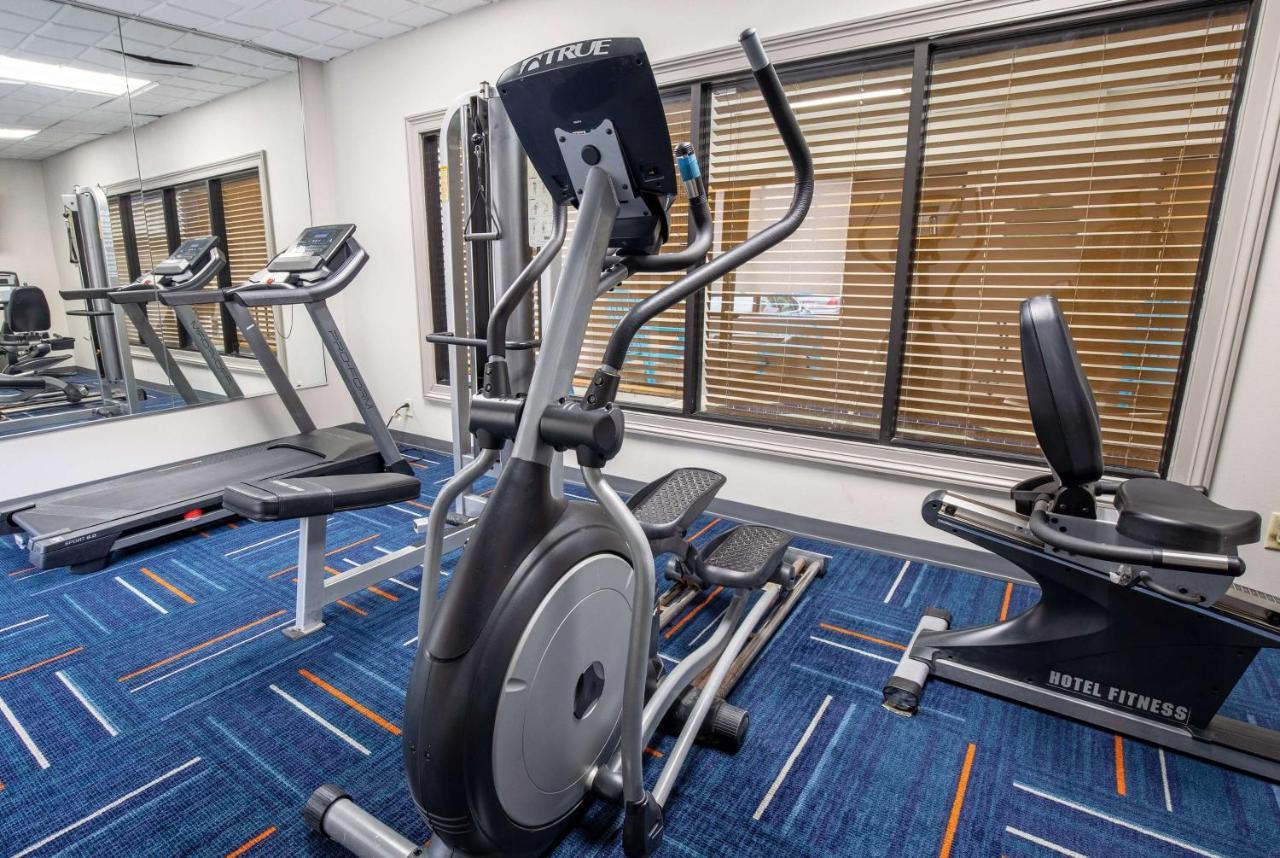 Wingate By Wyndham Lafayette Airport Hotel Екстериор снимка