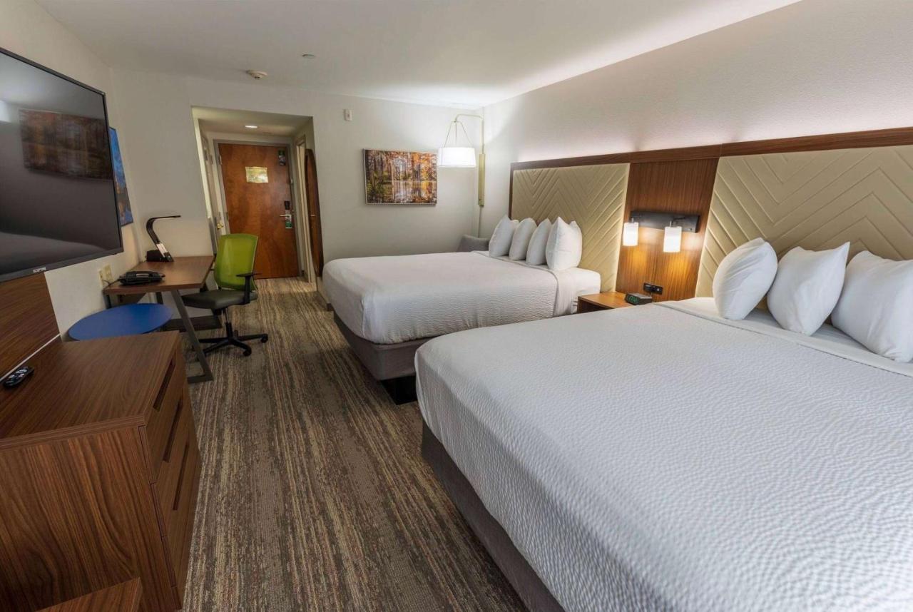 Wingate By Wyndham Lafayette Airport Hotel Екстериор снимка