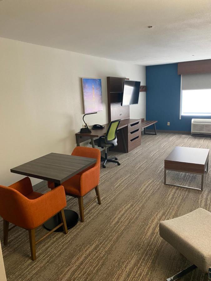 Wingate By Wyndham Lafayette Airport Hotel Екстериор снимка