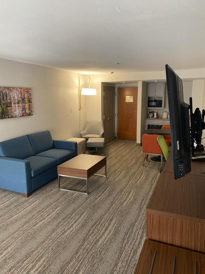 Wingate By Wyndham Lafayette Airport Hotel Екстериор снимка