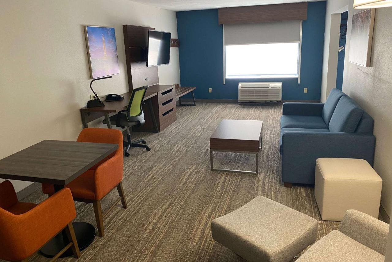 Wingate By Wyndham Lafayette Airport Hotel Екстериор снимка